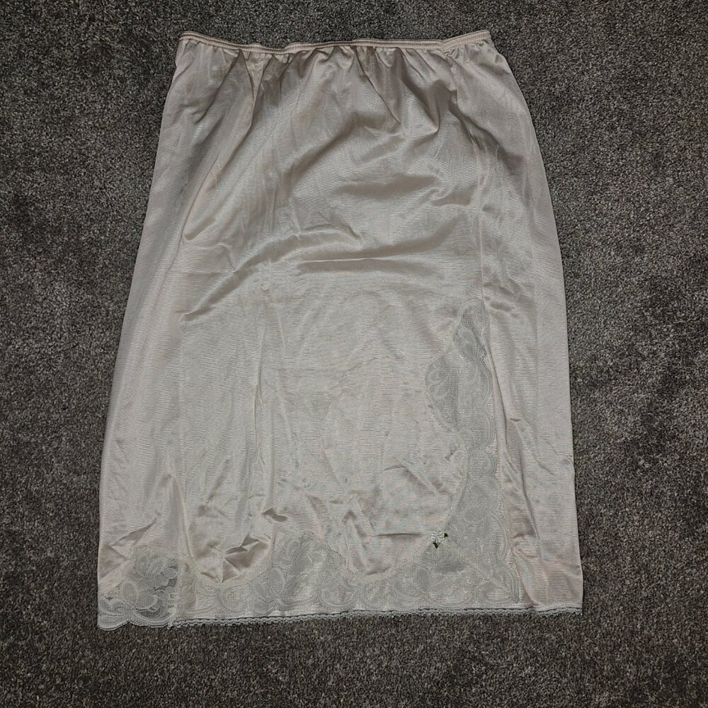 Skirt - Picture 3 of 9
